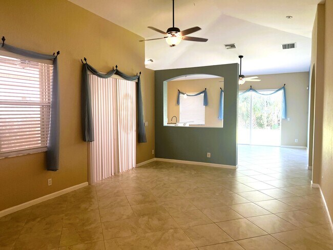 Foto del edificio - 6120 Spring Lake Terrace