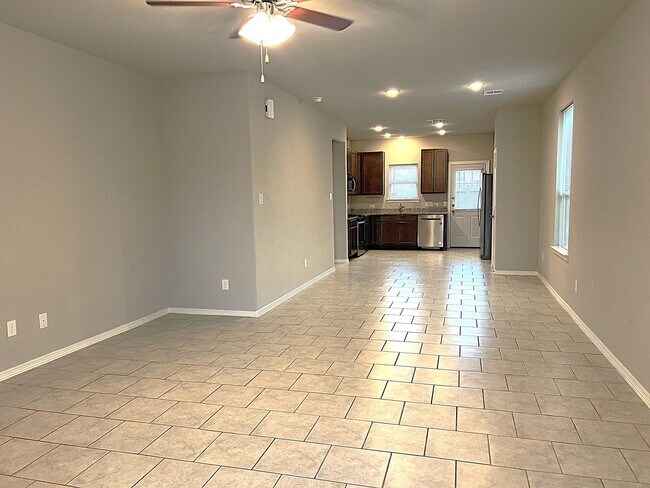 Foto del edificio - Convenient Location Nestled in The Kingwood/Northpark Area