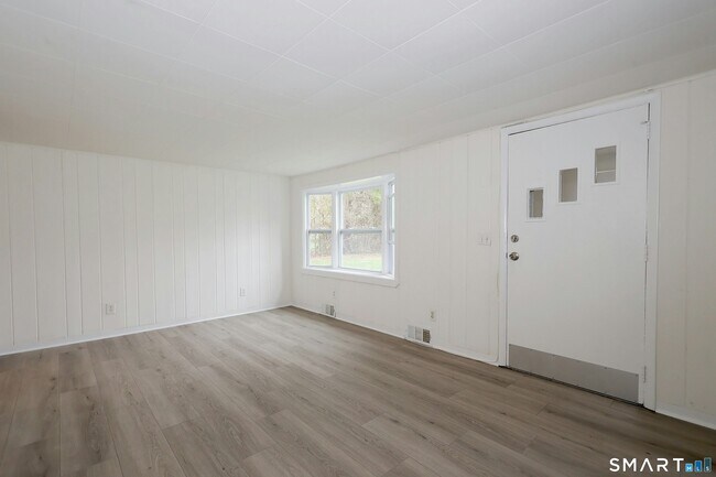 Foto del edificio - 121 Westport Rd