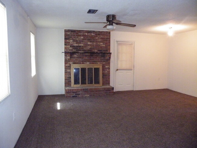 Building Photo - Coming Soon! Lovely Brick House for Rent/ ...