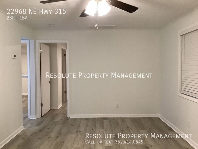 Building Photo - Available NOW --2 Bedroom, 1 Bathroom
