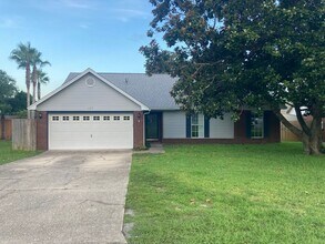 Building Photo - 117 Long Pointe Dr