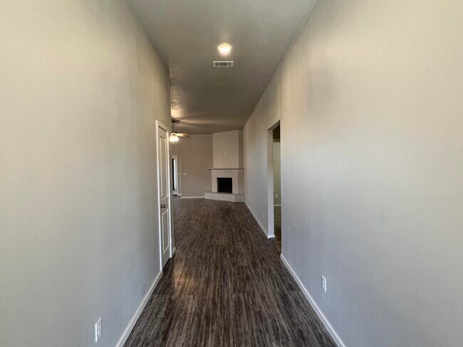 Foto del edificio - 10406 Xenia Ave