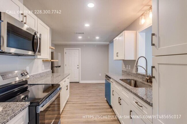 Foto del edificio - 16201 Cervantes Ct