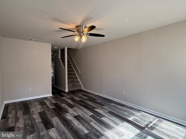 Foto del edificio - 43 Park Valley Ln