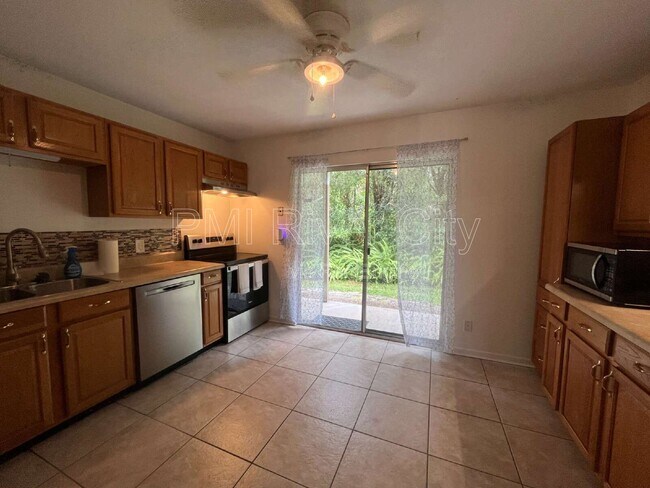 Foto del edificio - 2300 Twelve Oaks Dr