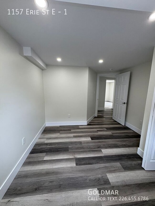 Building Photo - Amazing Two Bedroom Main Floor Unit