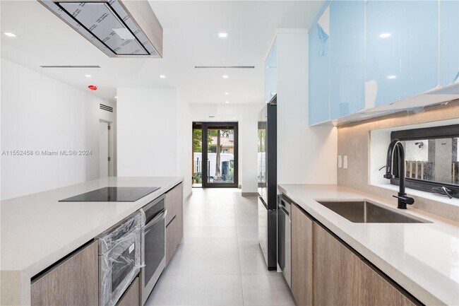 Building Photo - 2453 SW 23rd St