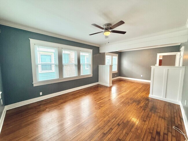 Building Photo - 2BR Home with Sunroom & Extended Driveway