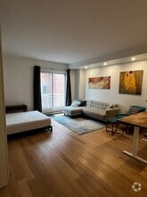 Building Photo - 6363 Boul Saint Laurent