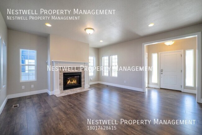 Building Photo - Charming Daybreak Home Near Courtyard and ...