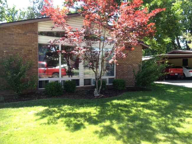 Foto del edificio - Beautiful Boise Bench home just off N Curt...