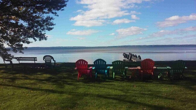 Foto del edificio - 6873 E Houghton Lake Dr