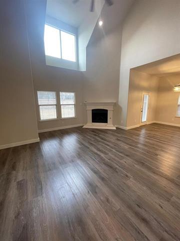 Building Photo - 2912 Golfview Dr