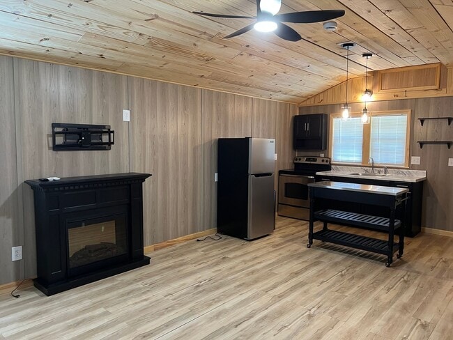 Building Photo - 120 Galaxy Dr