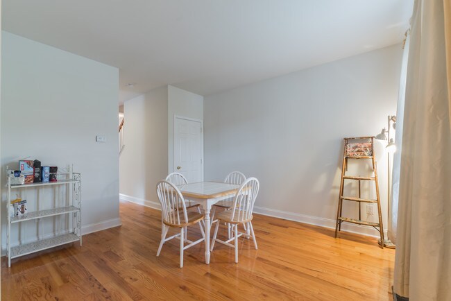 Foto del edificio - 2346 N 54th St