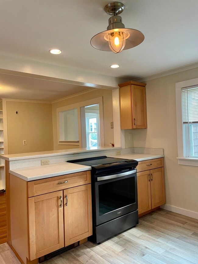 Building Photo - Single Family Home in Newburyport-Resident...