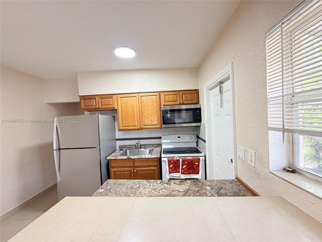 Foto del edificio - 326 NE 6th St