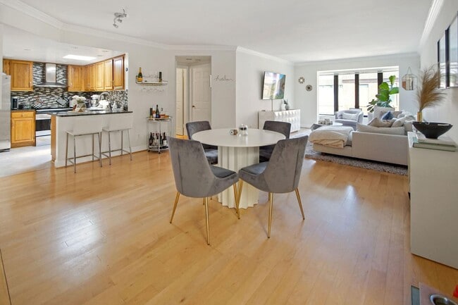 Foto del edificio - 1080 Wisconsin Ave NW