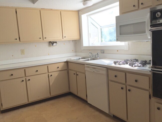 Building Photo - 12829 Wenlock Dr