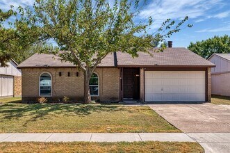 Building Photo - 722 Circle Cove Dr