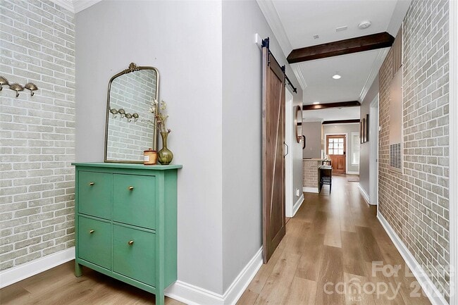 Foto del edificio - 105 S Summit Ave