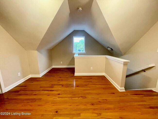 Foto del edificio - 1229 S Floyd St