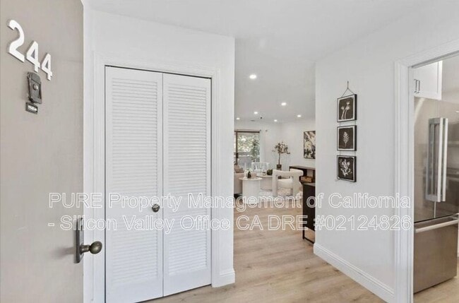 Building Photo - 451 Alberto Way