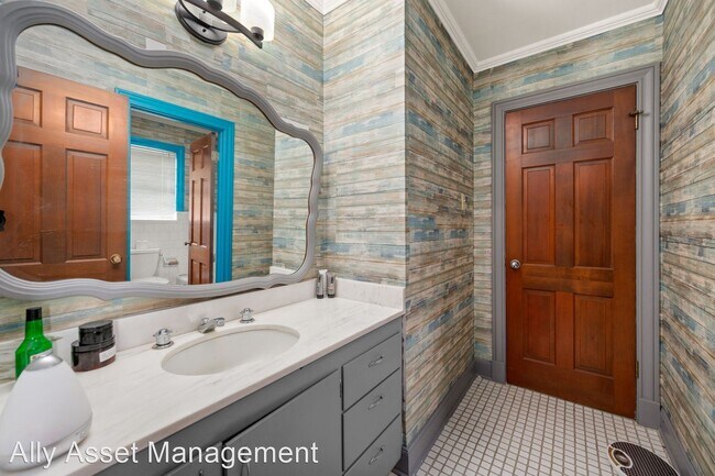 Building Photo - 6 br, 4.5 bath House - 1628 Fulton Drive