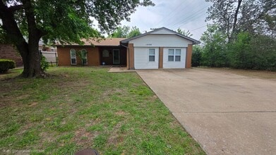 Building Photo - 1008 Willow Brook Dr