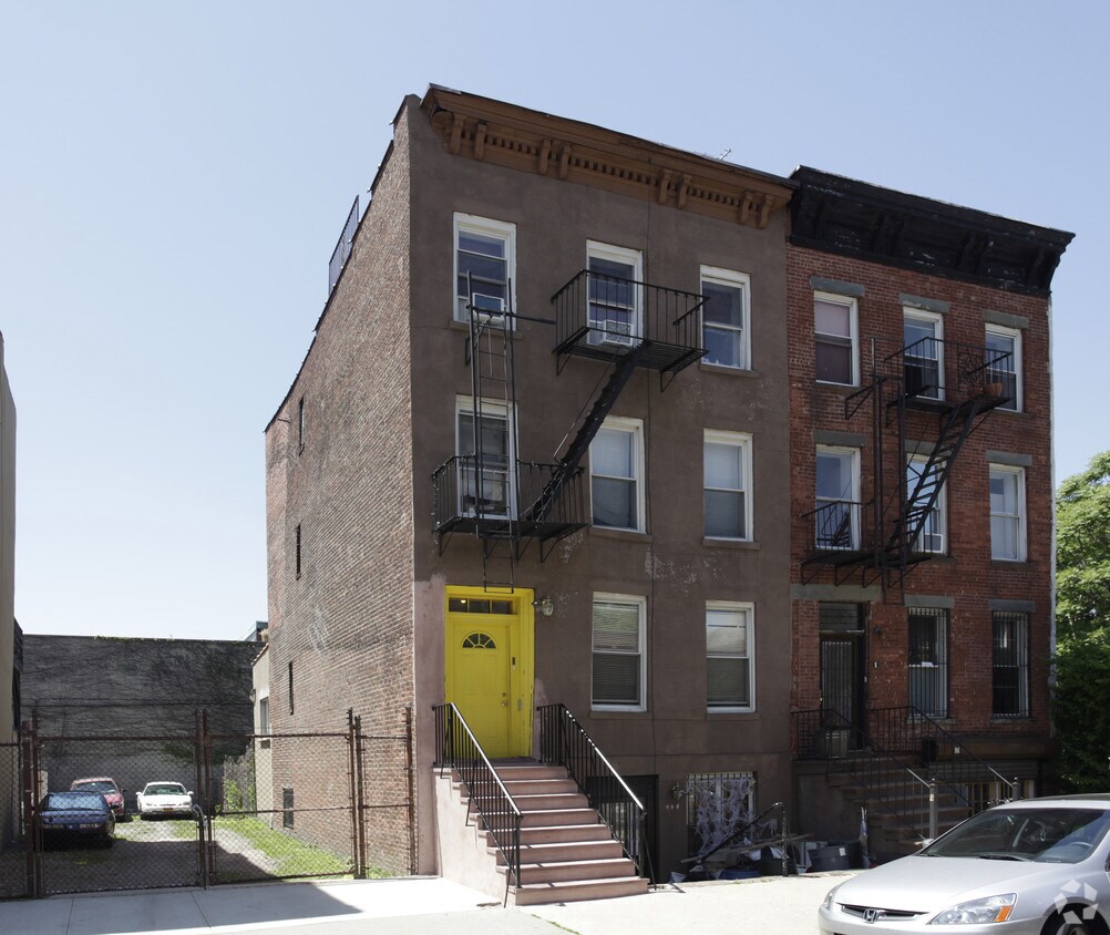 22 Carroll St, Brooklyn, NY 11231 Apartments in Brooklyn, NY