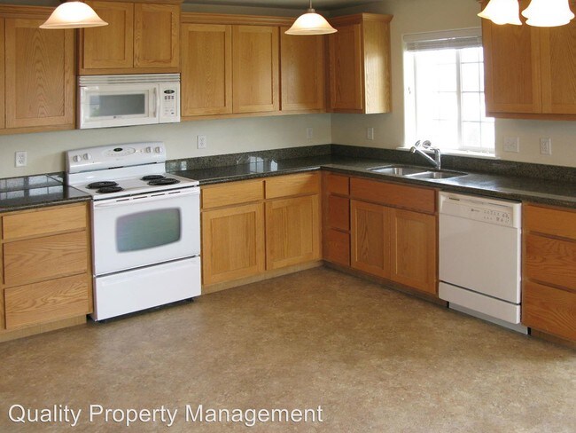 Building Photo - 2521 Corona Ave