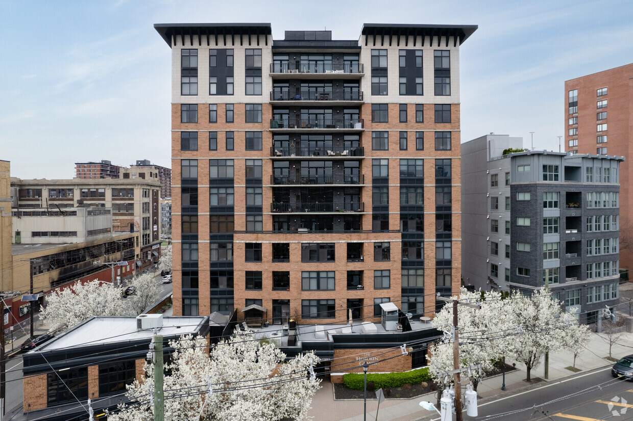 Building Photo - Hoboken Grande