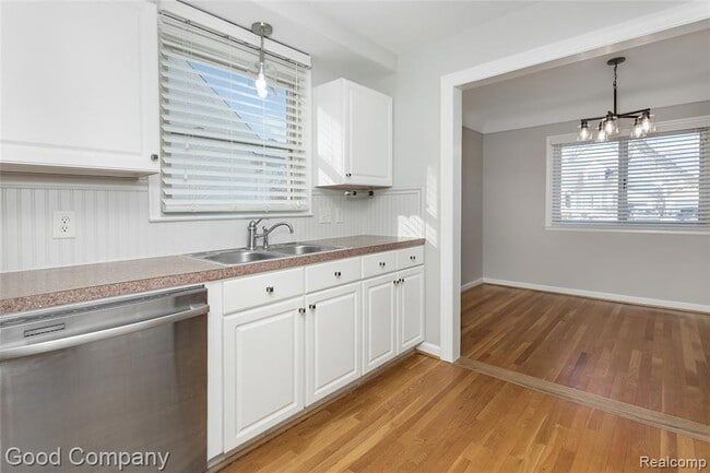 Building Photo - 1197 Catalpa Dr