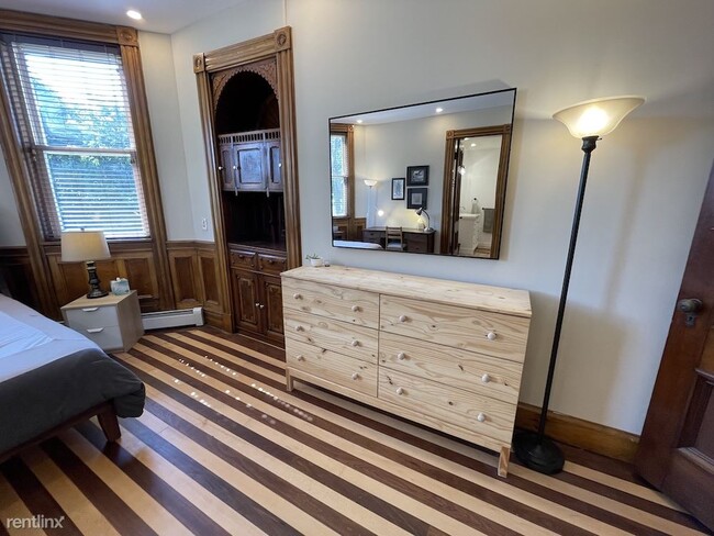 Foto del edificio - 2 br, 2 bath 4plex - 125 Grove Street 1