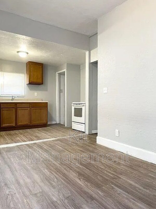 Foto del edificio - 1324 Lawnview Ave