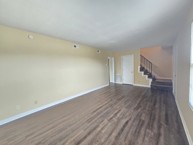 Building Photo - 351 Peabody Dr