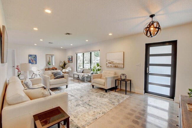 Building Photo - 1440 NW 12th Way
