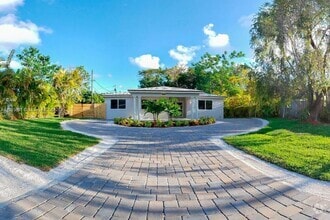 Building Photo - 6634 SW 76th Terrace