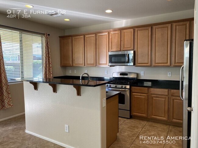 Building Photo - Nice 4 Bedroom Gilbert Home with POOL!