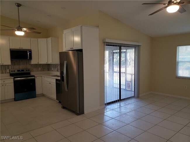 Foto del edificio - 9041 Temple Rd W