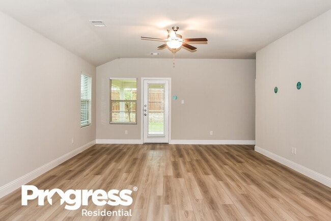 Foto del edificio - 1413 Rolling Fox Dr