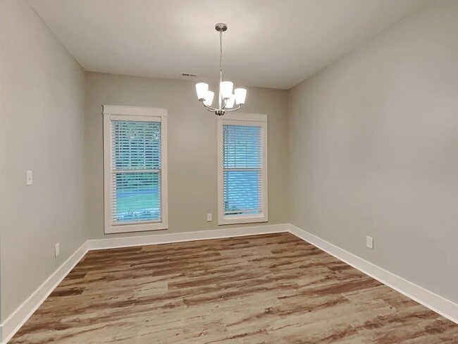 Building Photo - 203 N Toria Dr