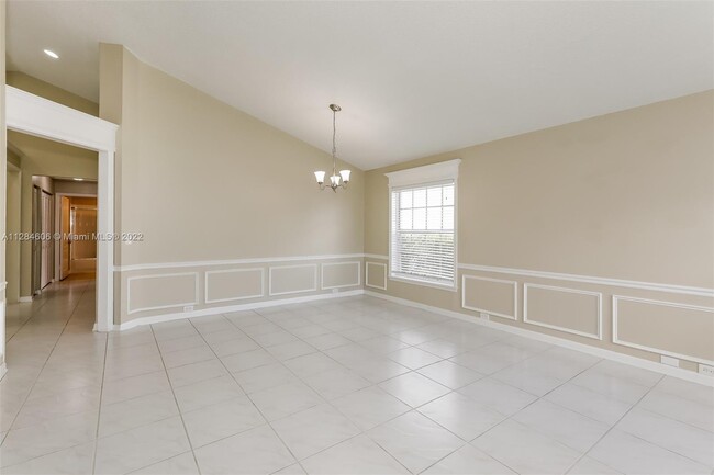 Foto del edificio - 5825 N Plum Bay Pkwy
