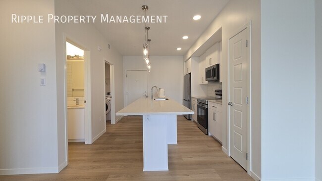 Photo du bâtiment - Modern 1 Beds, 1 Baths Apartment/Condo | N...