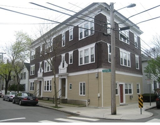 Primary Photo - 72 Foster St