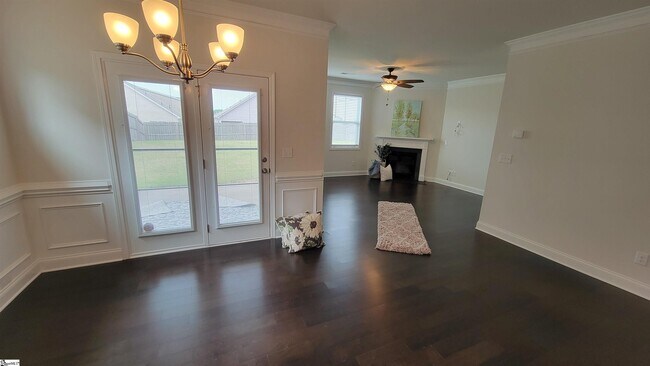 Building Photo - 122 Northwild Dr