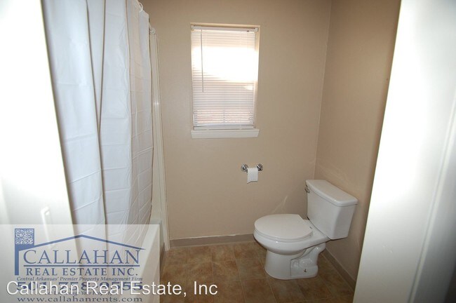 Foto del edificio - 8307 Woodview Dr E