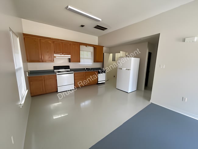 Building Photo - 41459 S Range Rd
