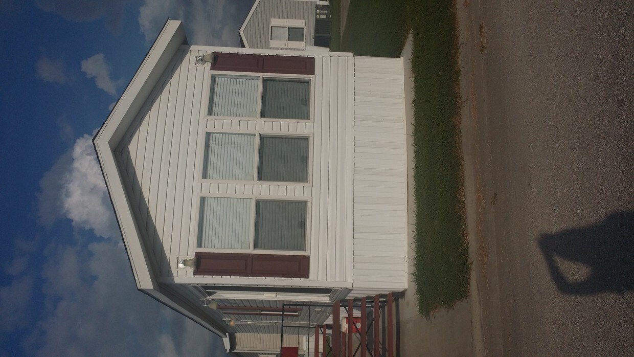 Primary Photo - 1501 N Loop 499